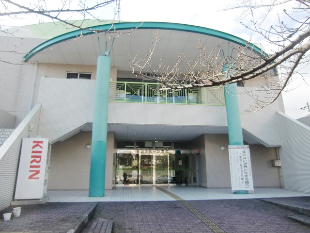 男山市民図書館