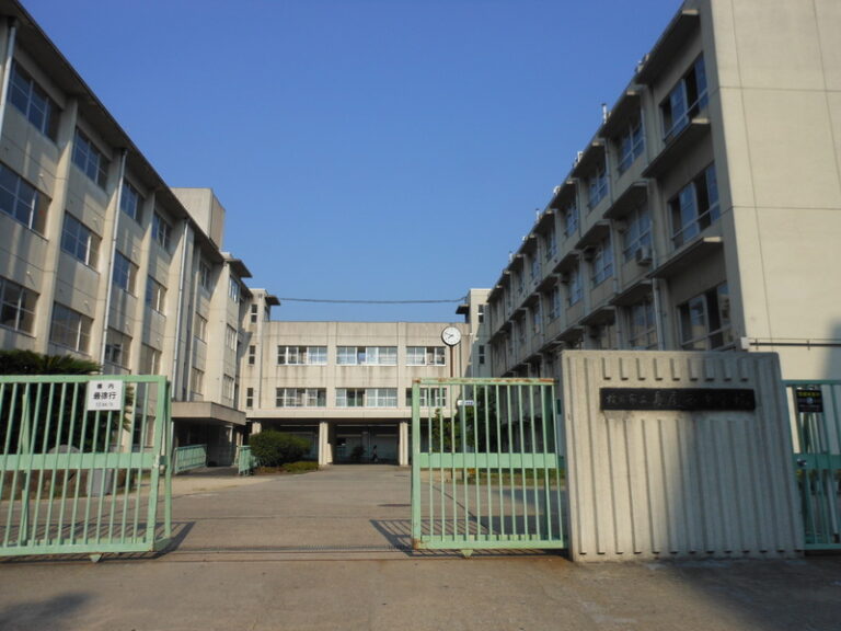長尾西中学校