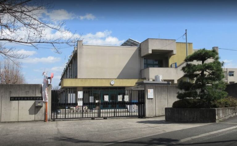 西長尾小学校